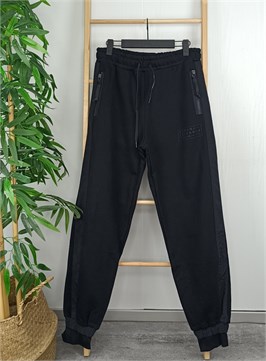 {{productViewItem.photos[photoViewList.activeNavIndex].Alt || productViewItem.photos[photoViewList.activeNavIndex].Description || 'Костюм спортивный'}}