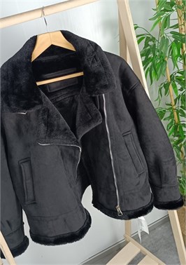 {{productViewItem.photos[photoViewList.activeNavIndex].Alt || productViewItem.photos[photoViewList.activeNavIndex].Description || 'Эко дубленка в черном цвете'}}