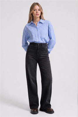 {{productViewItem.photos[photoViewList.activeNavIndex].Alt || productViewItem.photos[photoViewList.activeNavIndex].Description || 'Джинсы WIDE leg'}}