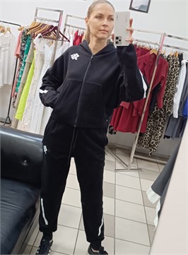 {{productViewItem.photos[photoViewList.activeNavIndex].Alt || productViewItem.photos[photoViewList.activeNavIndex].Description || 'Костюм спортивный'}}