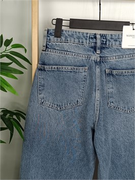 {{productViewItem.photos[photoViewList.activeNavIndex].Alt || productViewItem.photos[photoViewList.activeNavIndex].Description || 'Джинсы DADDY'}}