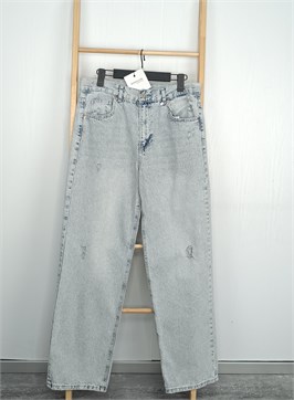 {{productViewItem.photos[photoViewList.activeNavIndex].Alt || productViewItem.photos[photoViewList.activeNavIndex].Description || 'джинсы'}}