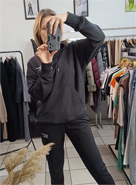 {{productViewItem.photos[photoViewList.activeNavIndex].Alt || productViewItem.photos[photoViewList.activeNavIndex].Description || 'Костюм спортивный'}}