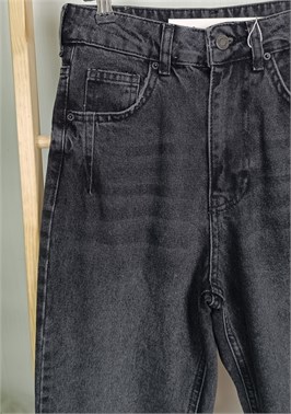 {{productViewItem.photos[photoViewList.activeNavIndex].Alt || productViewItem.photos[photoViewList.activeNavIndex].Description || 'Джинсы Boyfiend'}}