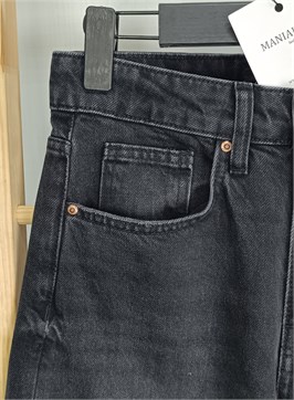 {{productViewItem.photos[photoViewList.activeNavIndex].Alt || productViewItem.photos[photoViewList.activeNavIndex].Description || 'Джинсы DADDY'}}