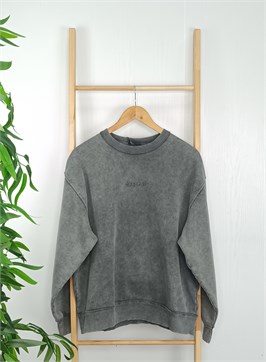 {{productViewItem.photos[photoViewList.activeNavIndex].Alt || productViewItem.photos[photoViewList.activeNavIndex].Description || 'Свитшот'}}