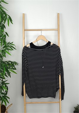 {{productViewItem.photos[photoViewList.activeNavIndex].Alt || productViewItem.photos[photoViewList.activeNavIndex].Description || 'Лонгслив'}}