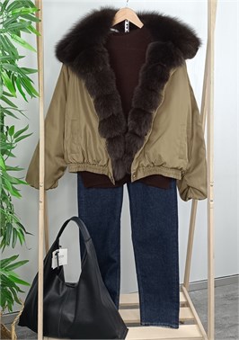 {{productViewItem.photos[photoViewList.activeNavIndex].Alt || productViewItem.photos[photoViewList.activeNavIndex].Description || 'Куртка'}}