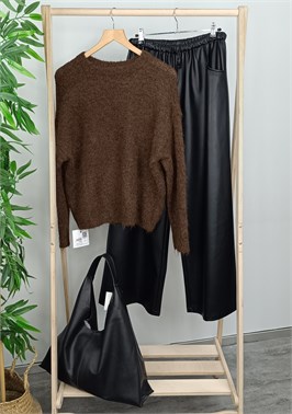 {{productViewItem.photos[photoViewList.activeNavIndex].Alt || productViewItem.photos[photoViewList.activeNavIndex].Description || 'Джемпер'}}