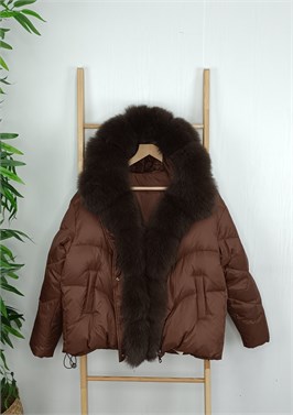 {{productViewItem.photos[photoViewList.activeNavIndex].Alt || productViewItem.photos[photoViewList.activeNavIndex].Description || 'Куртка'}}