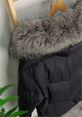 {{productViewItem.photos[photoViewList.activeNavIndex].Alt || productViewItem.photos[photoViewList.activeNavIndex].Description || 'Куртка'}}