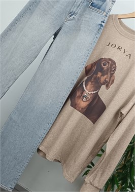 {{productViewItem.photos[photoViewList.activeNavIndex].Alt || productViewItem.photos[photoViewList.activeNavIndex].Description || 'Джинсы'}}