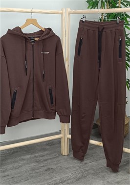 {{productViewItem.photos[photoViewList.activeNavIndex].Alt || productViewItem.photos[photoViewList.activeNavIndex].Description || 'Костюм спортивный'}}