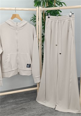 {{productViewItem.photos[photoViewList.activeNavIndex].Alt || productViewItem.photos[photoViewList.activeNavIndex].Description || 'Костюм спортивный'}}