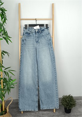 {{productViewItem.photos[photoViewList.activeNavIndex].Alt || productViewItem.photos[photoViewList.activeNavIndex].Description || 'Джинсы WIDE LEG'}}