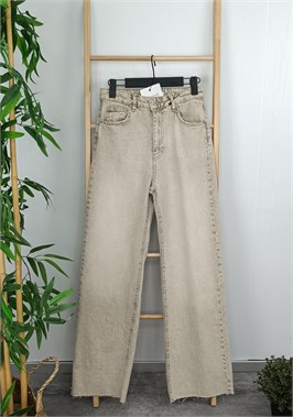 {{productViewItem.photos[photoViewList.activeNavIndex].Alt || productViewItem.photos[photoViewList.activeNavIndex].Description || 'Джинсы STRAIGHT'}}