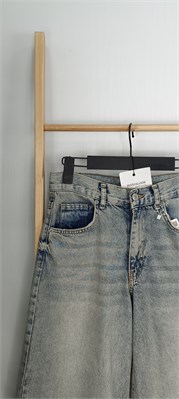 {{productViewItem.photos[photoViewList.activeNavIndex].Alt || productViewItem.photos[photoViewList.activeNavIndex].Description || 'Джинсы PALAZZO'}}